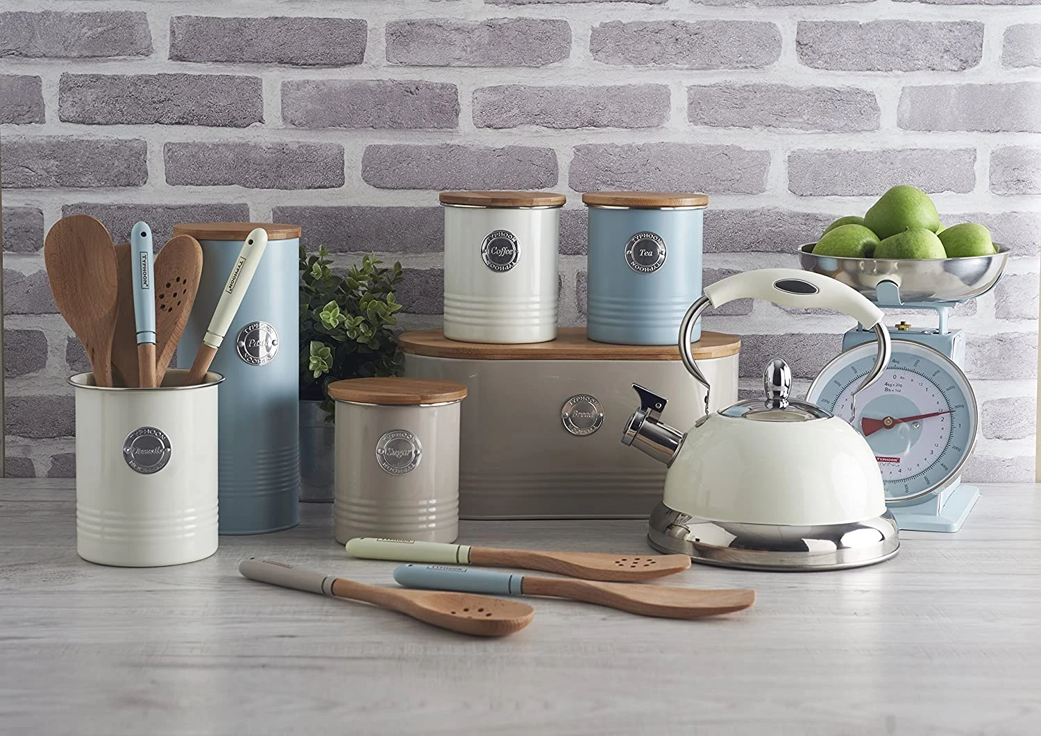 Typhoon Living Stovetop Kettle 2.5L Cream - Image 2