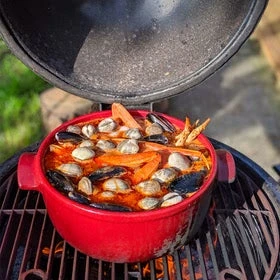 Emile Henry Round Stewpot 2.5L Burgundy - Image 4