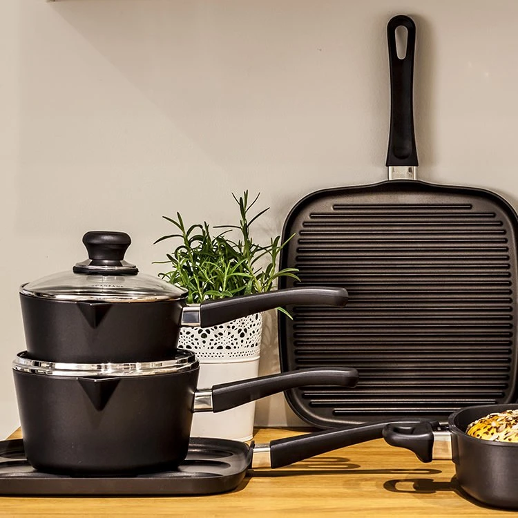 Scanpan Classic Covered Saucepan - Image 4